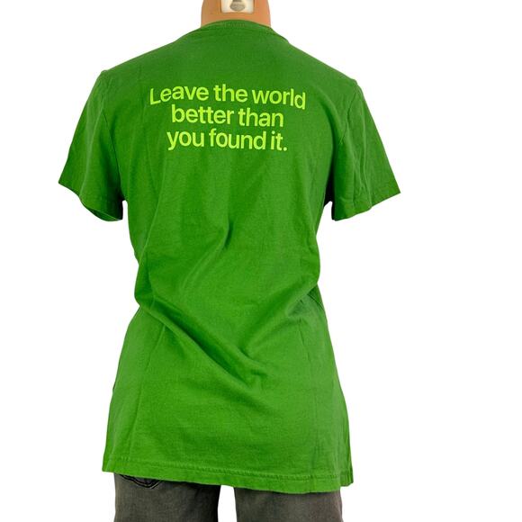 NEW APPLE EARTH DAY Collector's T-Shirt for Employees Only large - Picture 4 of 6